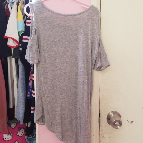 Graphic T-shirt - Picture 2 of 4